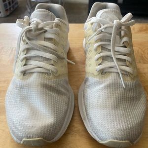 Women's Nike Downshifter 7 Platinum White Sneaker  8.5